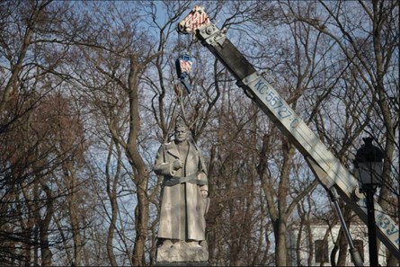 Снос памятника