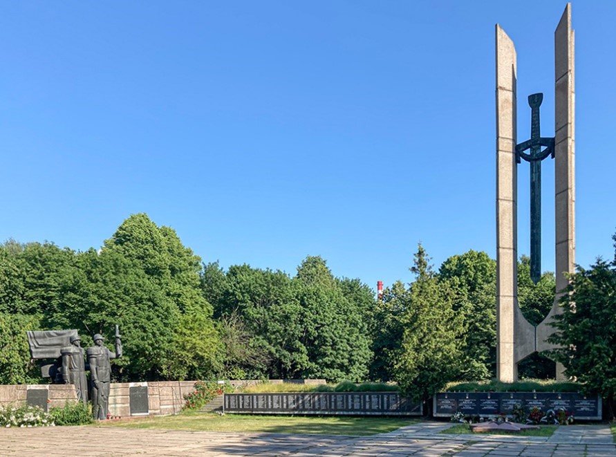 Установка памятника