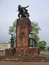 Памятник в 00-е